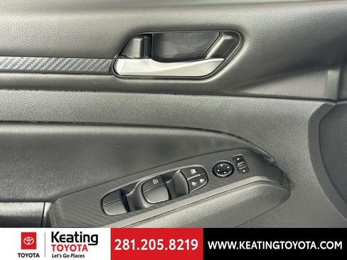 Used 2024 Nissan Altima 2.5 SV image 12