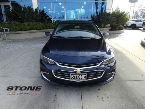 Used 2018 Chevrolet Malibu LS image 2