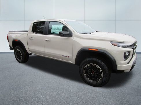 New 2026 GMC Canyon AT4 image 5