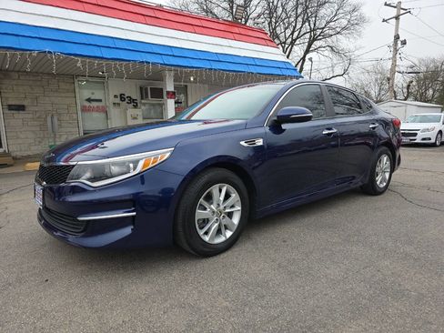 Used 2018 Kia Optima LX image 2