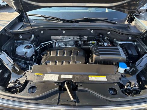 Used 2025 Volkswagen Atlas Cross Sport SEL image 41