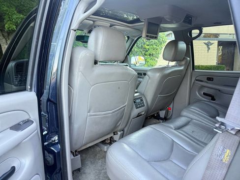 Used 2004 GMC Yukon SLT w/ 1SD Preferred Equipment Group image 9