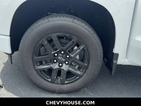 New 2026 Chevrolet Silverado 1500 Custom w/ LPO, Dark Essentials Package AWD/4WD image 25