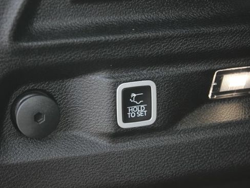 Used 2024 Jeep Grand Cherokee L Limited AWD/4WD image 30