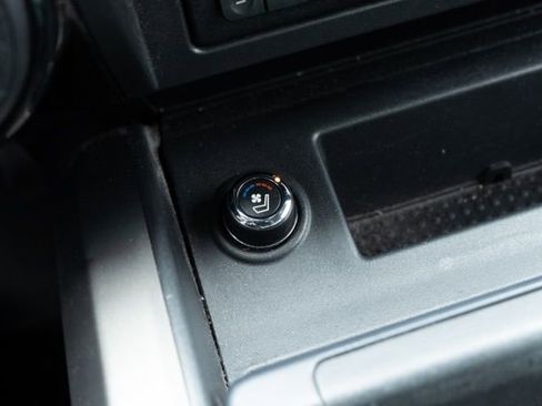 Used 2020 Nissan Titan Platinum Reserve w/ Moonroof Package image 23