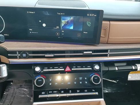 Certified 2025 Hyundai Santa Fe Limited image 19