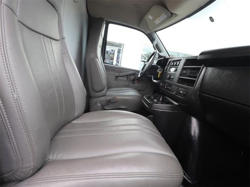 Used 2022 GMC Savana 3500 w/ Power Convenience Package image 17