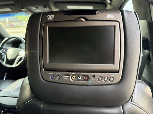 Used 2018 Cadillac Escalade Platinum AWD/4WD image 25