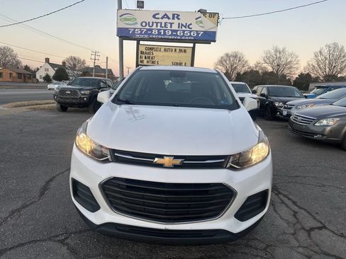 Used 2019 Chevrolet Trax LS image 3