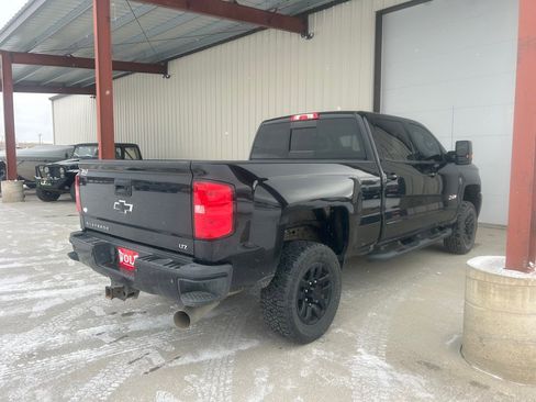 Used 2019 Chevrolet Silverado 2500 LTZ w/ Duramax Plus Package image 4