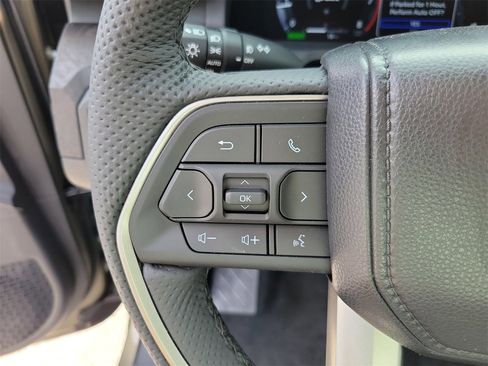 Used 2025 Toyota Tacoma Limited image 19