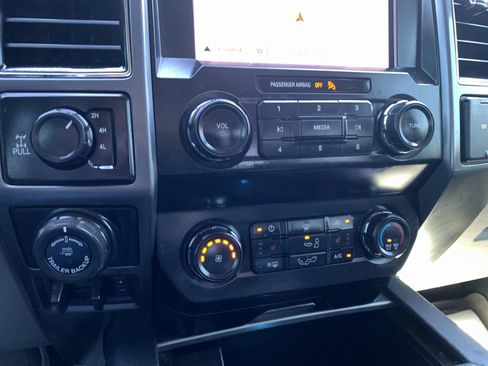 Used 2019 Ford F150 XLT w/ Equipment Group 302A Luxury AWD/4WD image 19