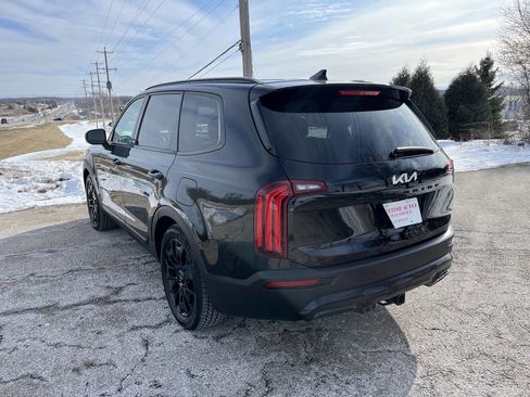 Used 2022 Kia Telluride SX w/ SX Prestige Package image 3