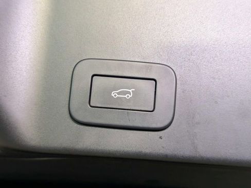 Used 2023 Land Rover Range Rover Evoque R-Dynamic S image 22