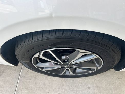 Used 2023 Kia Forte LXS FWD image 6