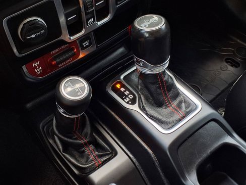 Used 2020 Jeep Wrangler Unlimited Rubicon AWD/4WD image 25