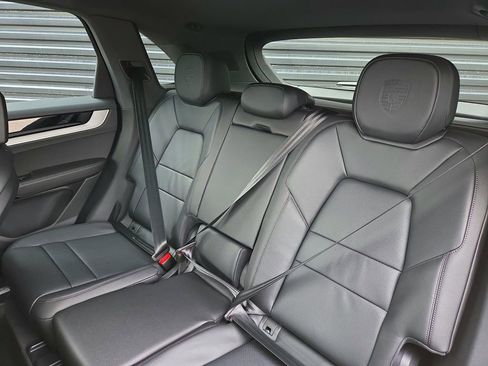 New 2026 Porsche Cayenne AWD/4WD image 16