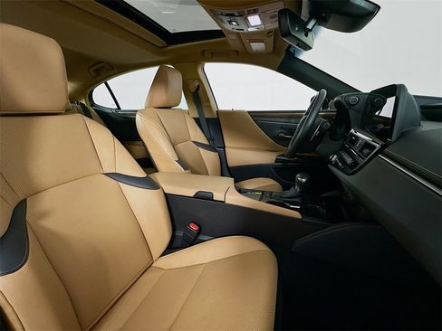 Used 2024 Lexus ES 350 w/ Premium Package image 31