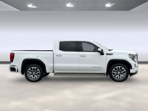 Used 2022 GMC Sierra 1500 Denali w/ Denali Reserve Package AWD/4WD image 8