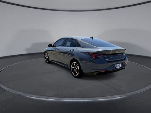 Used 2022 Hyundai Elantra Limited FWD image 6