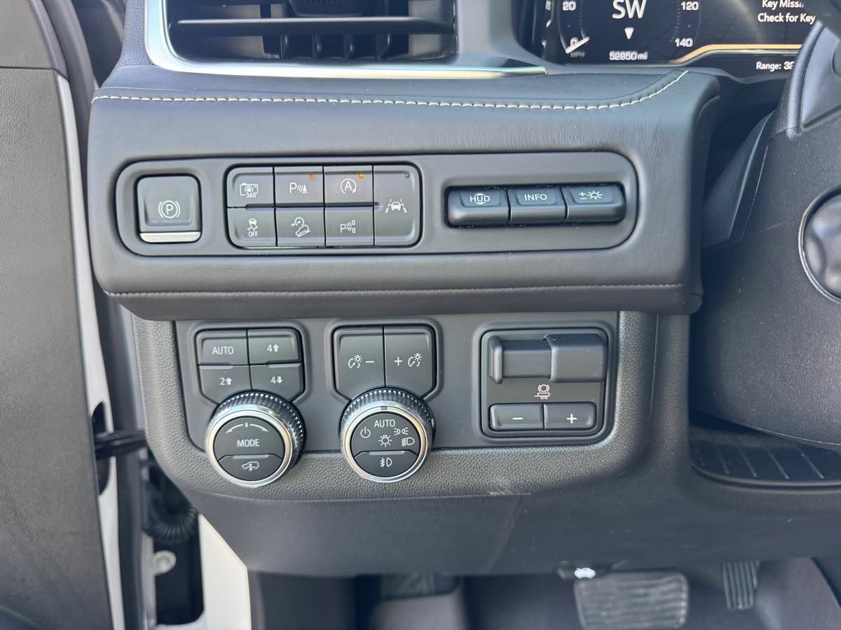Used 2023 GMC Yukon Denali Ultimate AWD/4WD image 18