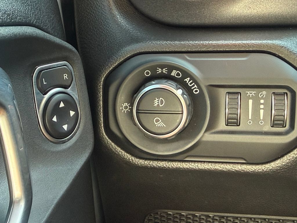Used 2022 Jeep Gladiator Mojave w/ LED Lighting Group AWD/4WD image 19