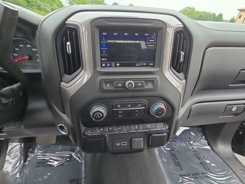 Used 2022 Chevrolet Silverado 1500 Custom Trail Boss AWD/4WD image 21