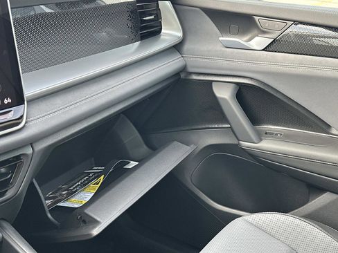 New 2026 Volkswagen Tiguan SE image 32