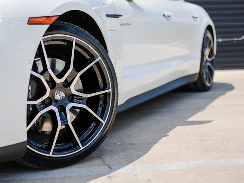 New 2026 Porsche Taycan image 12