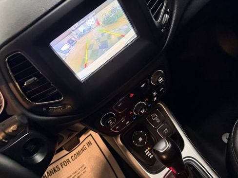 Used 2019 Jeep Compass Latitude image 30