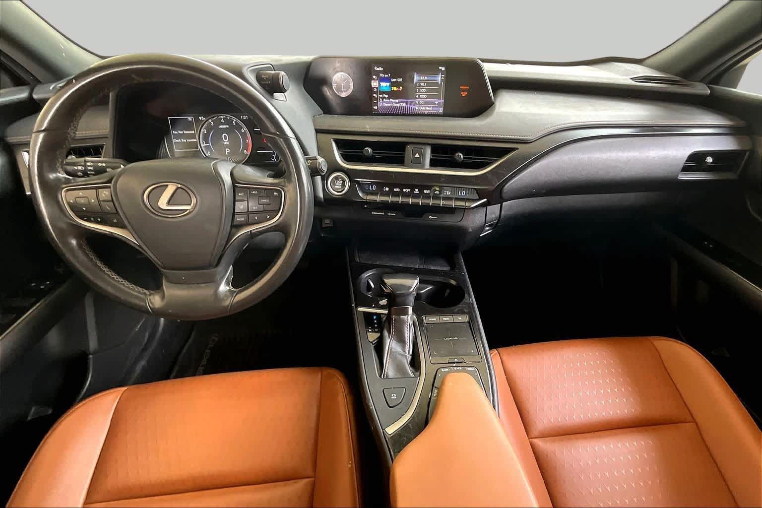 Used 2019 Lexus UX 200 FWD image 13