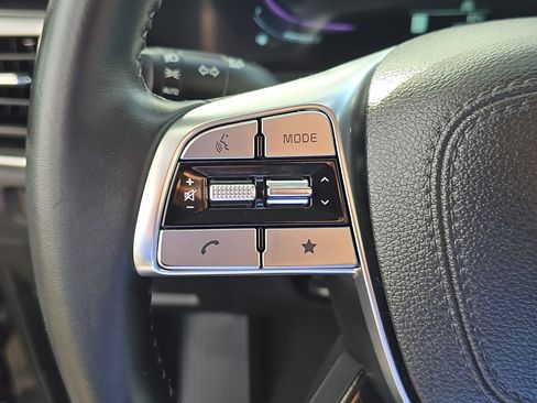 Certified 2025 Kia Telluride LX image 33