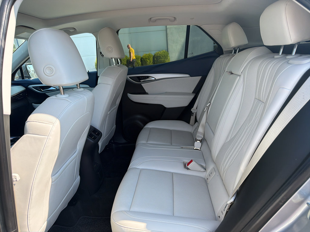 Used 2025 Buick Envision Avenir AWD/4WD image 12