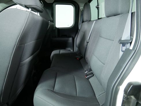 Used 2015 Nissan Titan SV w/ SV Value Truck Package AWD/4WD image 15