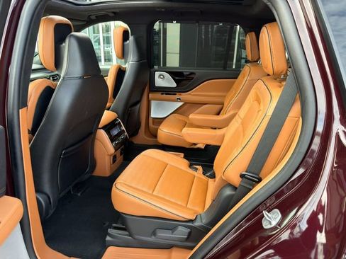 Used 2023 Lincoln Aviator Black Label Grand Touring image 17