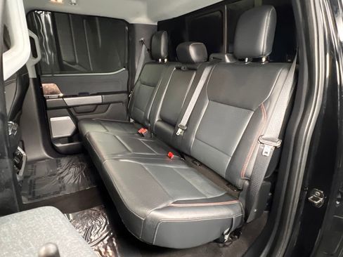 Used 2023 Ford F150 Lariat w/ Trailer Tow Package image 21