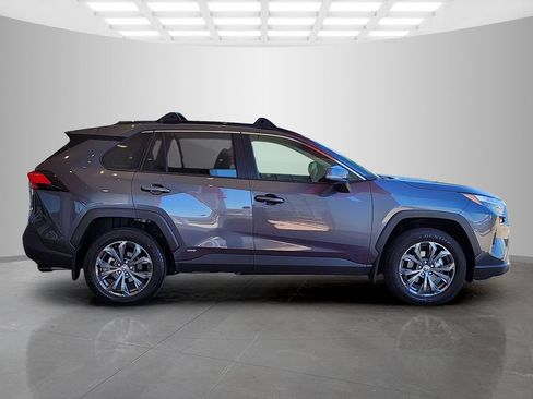Used 2023 Toyota RAV4 XLE Premium AWD/4WD image 3