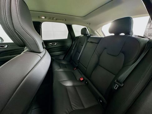 Used 2025 Volvo XC60 B5 Plus image 26