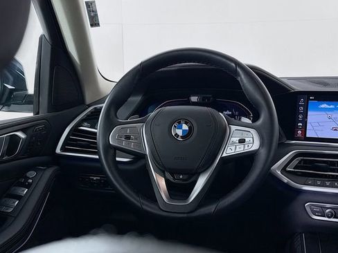Used 2022 BMW X7 xDrive40i w/ Premium Package image 11