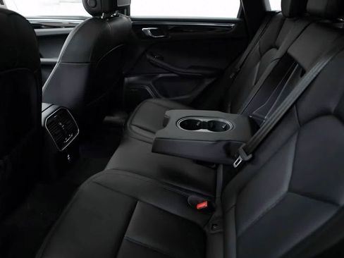 Certified 2026 Porsche Macan image 29