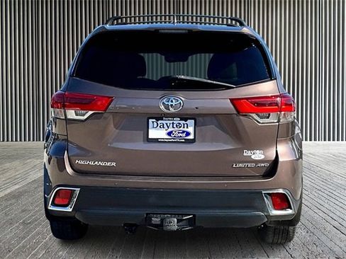 Used 2017 Toyota Highlander Limited Platinum image 4