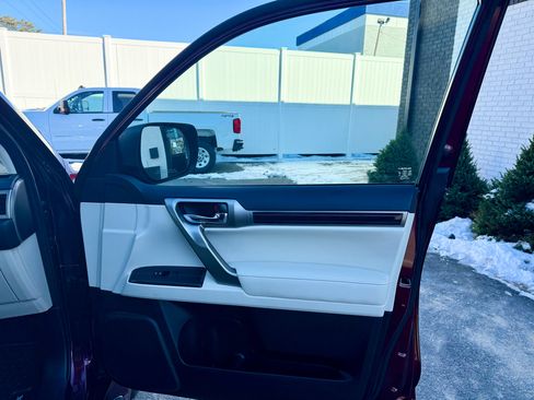 Used 2020 Lexus GX 460 Premium image 29