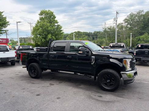 Used 2018 Ford F250 XL w/ Power Equipment Group AWD/4WD image 5