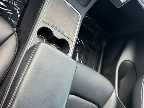 Used 2022 Tesla Model Y Performance image 25