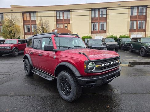 New 2025 Ford Bronco Big Bend w/ Black Diamond Package image 3