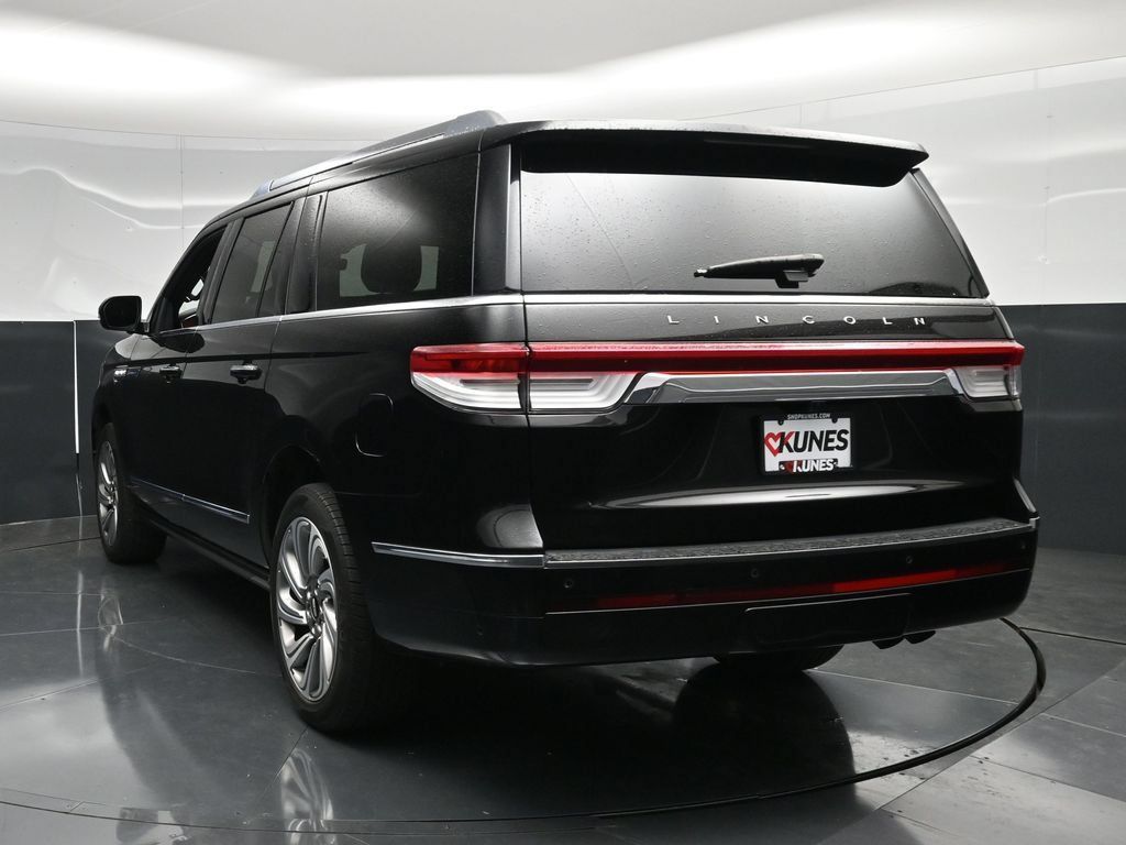Used 2022 Lincoln Navigator L Reserve AWD/4WD image 11
