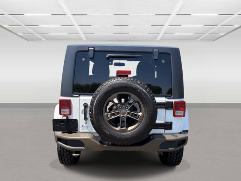Used 2017 Jeep Wrangler Sahara AWD/4WD image 3