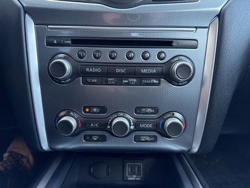 Used 2018 Nissan Pathfinder SL image 17