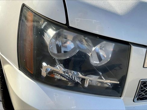 Used 2013 Chevrolet Avalanche LTZ image 30