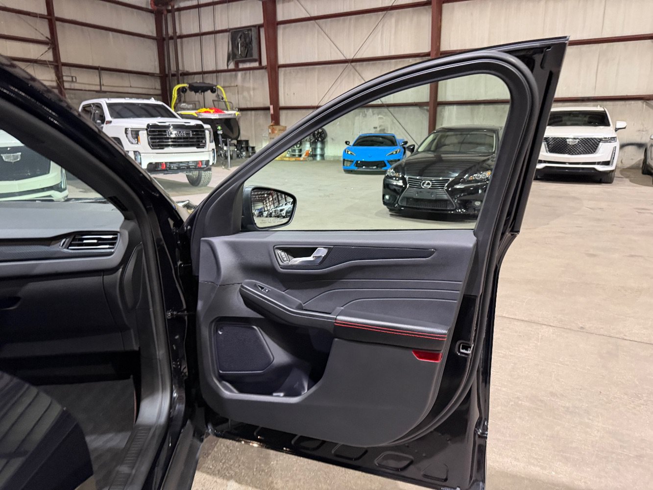Used 2023 Ford Escape ST-Line w/ Tech Pack #1 FWD image 24